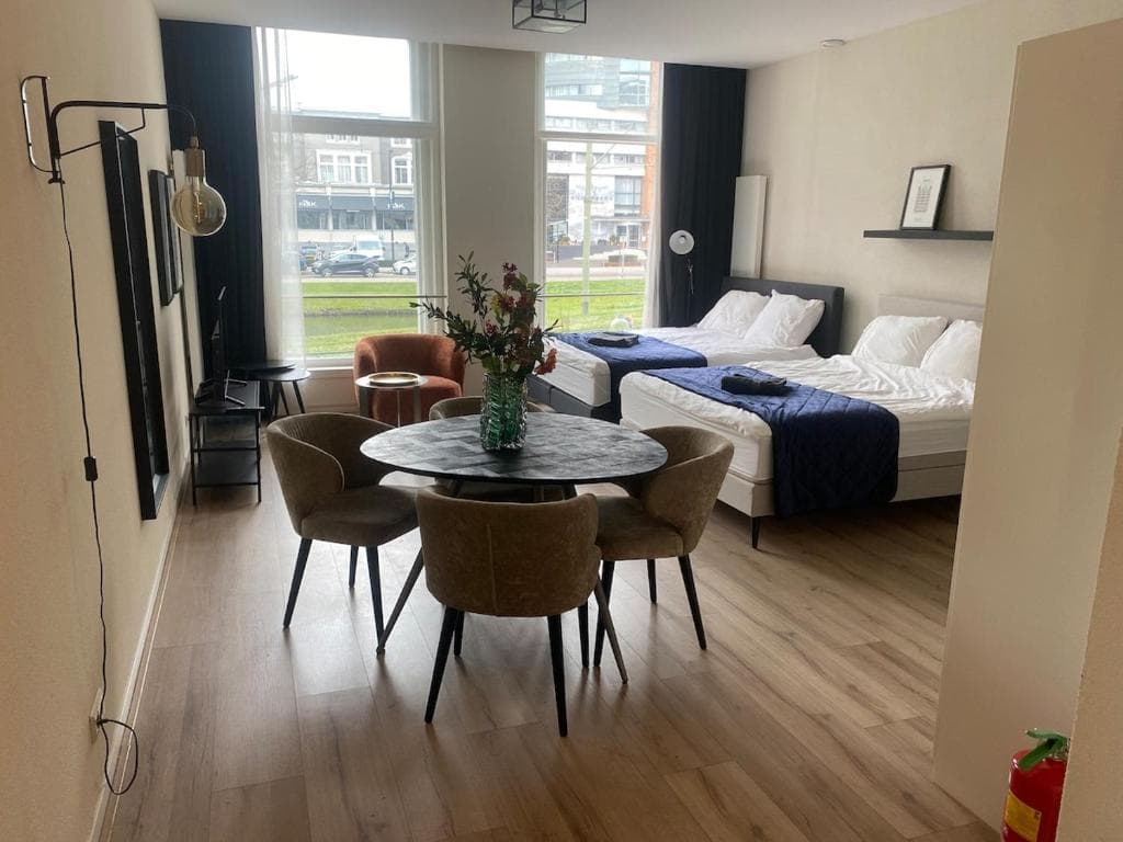 Central Fully Furnished 1-Bedroom Apartment in Rotterdam City Centre