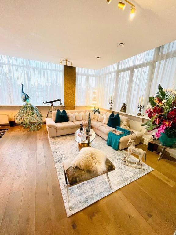 Spacious Canal-View Apartment (85 m²) in Amsterdam City Centre