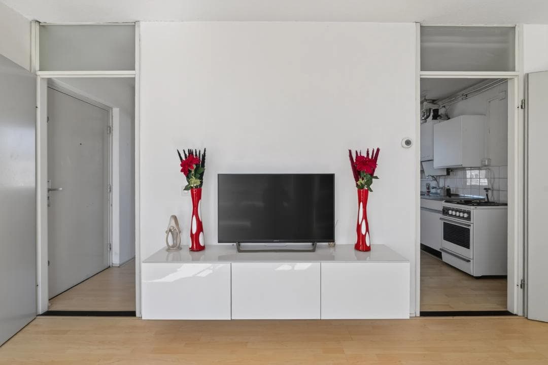 1-Bedroom Top-Floor Apartment with Large South-West Balcony – Amsterdam Venserpolder
