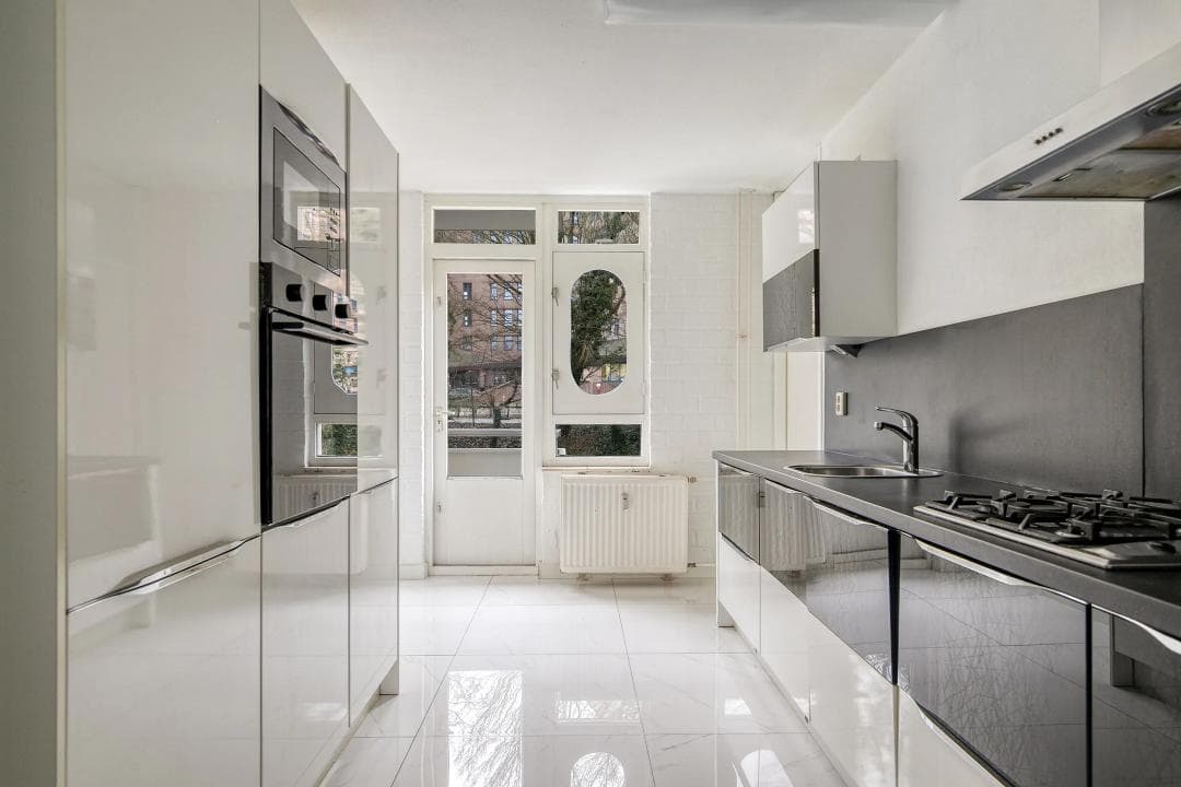 Modern 2-Bedroom Apartment with 2 Balconies, Luxury Bathroom & Storage – Amsterdam Zuidoost