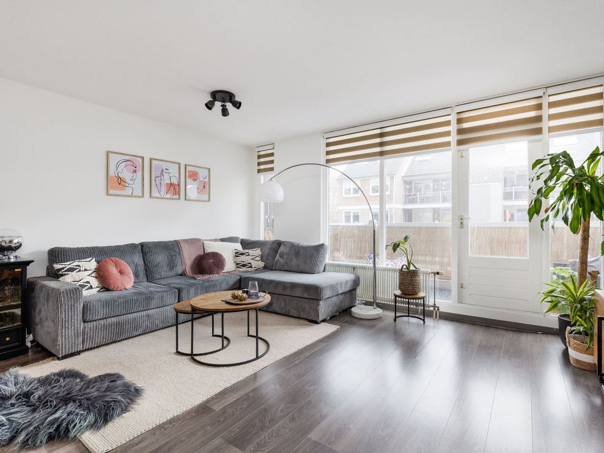 Cozy Furnished 2-Bedroom Apartment in Haarlem